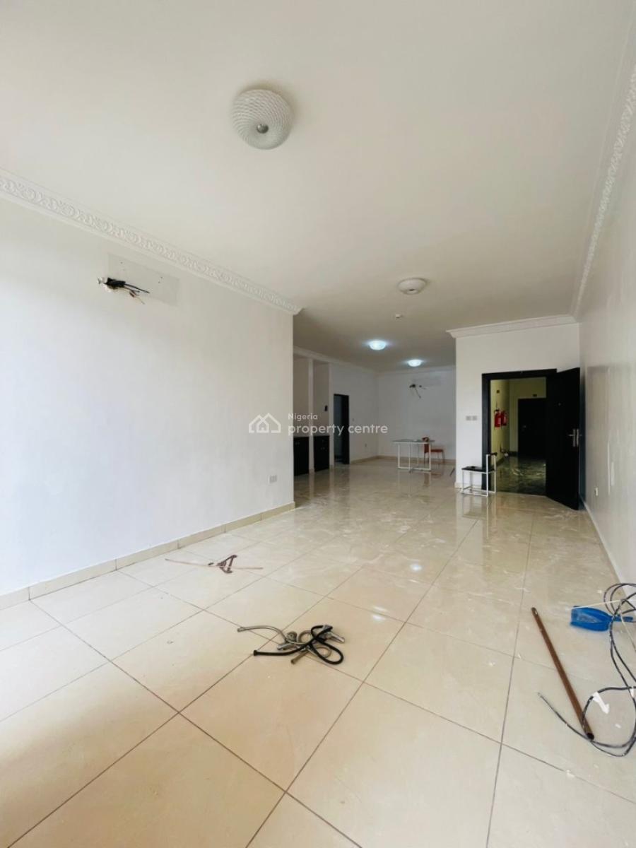 Well Built 3 Bedroom Apartment in a Secured Estate, Chevron Drive, Lekki, Lagos, House for Rent