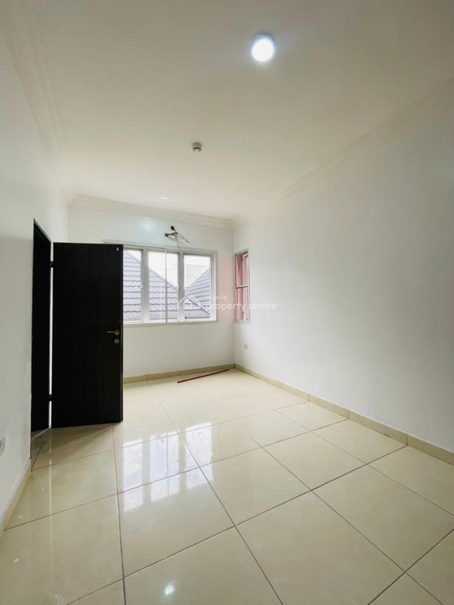 Well Built 3 Bedroom Apartment in a Secured Estate, Chevron Drive, Lekki, Lagos, House for Rent