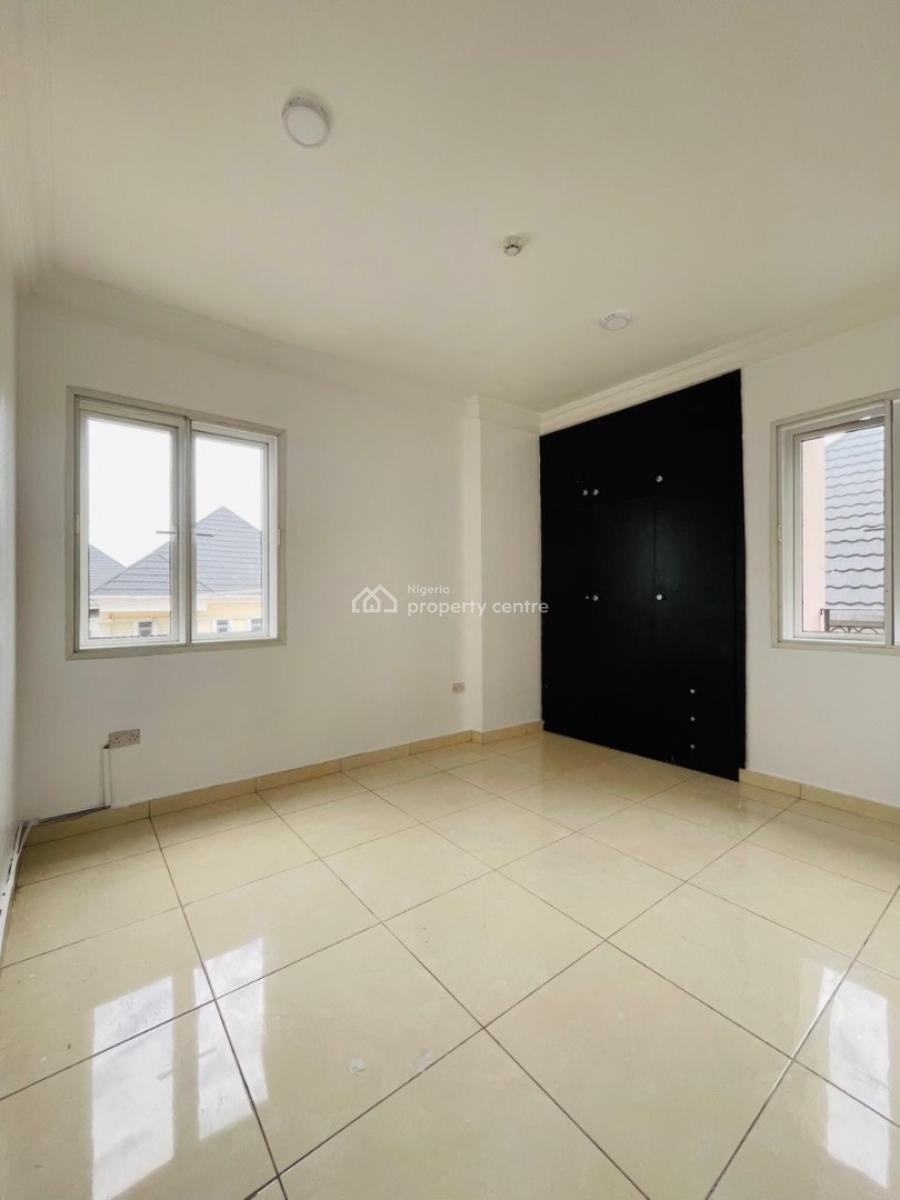 Well Built 3 Bedroom Apartment in a Secured Estate, Chevron Drive, Lekki, Lagos, House for Rent