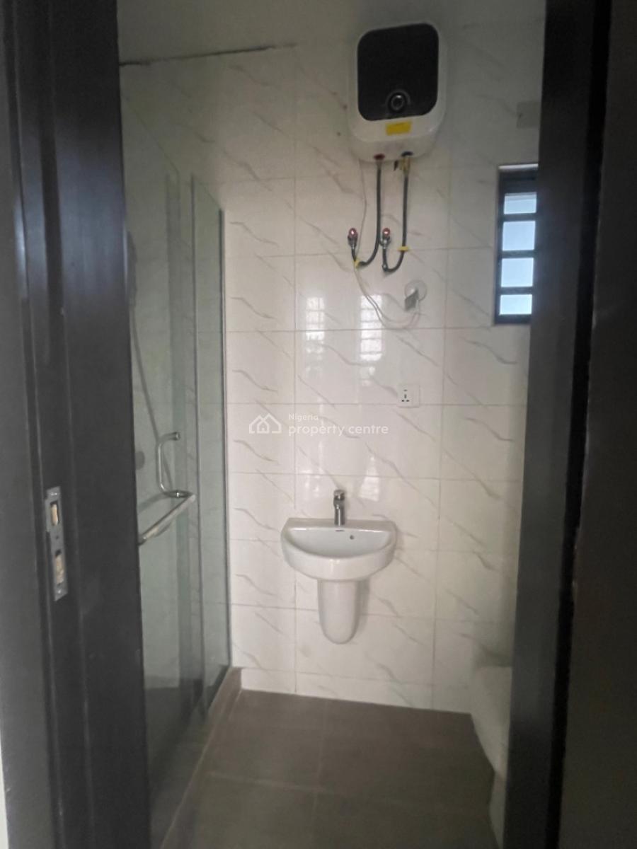 4 Bedroom Spacious House with a Bq, Anthony Maryland, Maryland, Lagos, Semi-detached Duplex for Sale