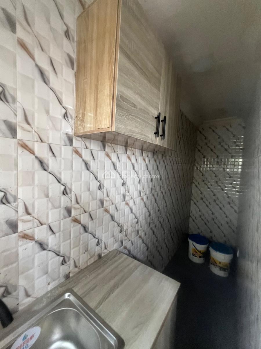 Luxury Self Contain in a Service Compound, Lekki Scheme 2 Abraham Adesanya, Ajah, Lagos, Self Contain (single Rooms) for Rent