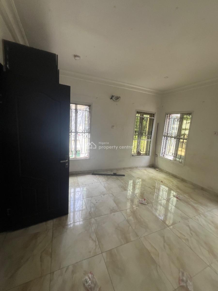 Well Ventilated Spacious Single Room Shared Apartment Kitchen Only to, Lekki Scheme 2 Abraham Adesanya, Ajah, Lagos, Self Contain (single Rooms) for Rent