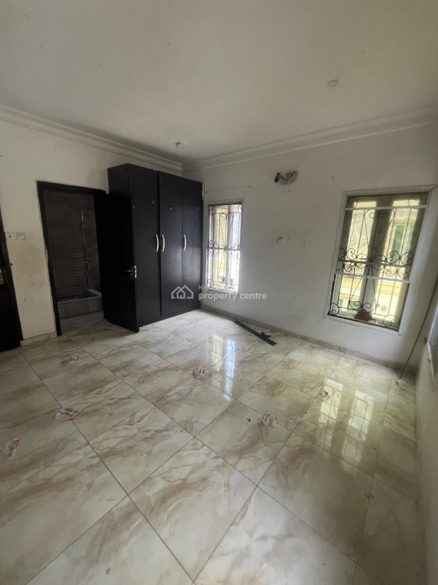 Well Ventilated Spacious Single Room Shared Apartment Kitchen Only to, Lekki Scheme 2 Abraham Adesanya, Ajah, Lagos, Self Contain (single Rooms) for Rent