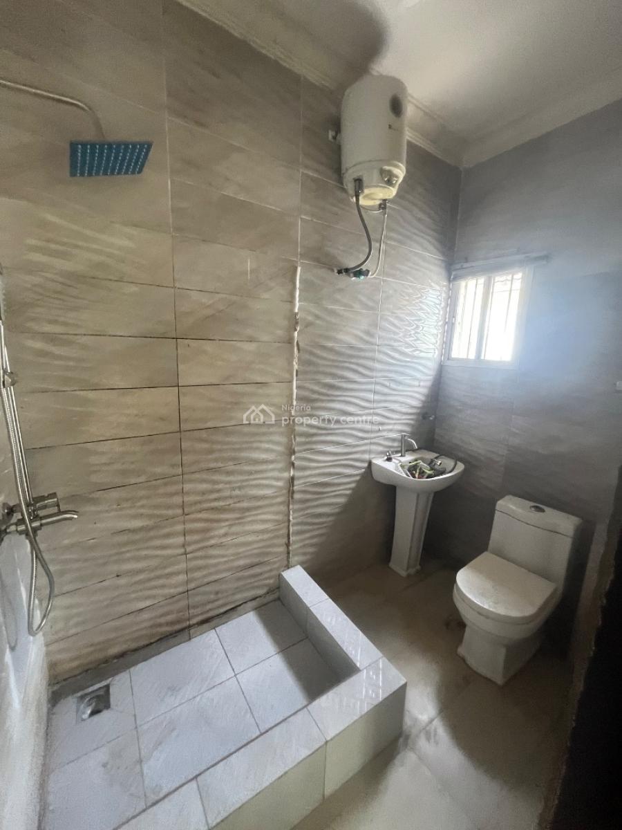 Well Ventilated Spacious Single Room Shared Apartment Kitchen Only to, Lekki Scheme 2 Abraham Adesanya, Ajah, Lagos, Self Contain (single Rooms) for Rent