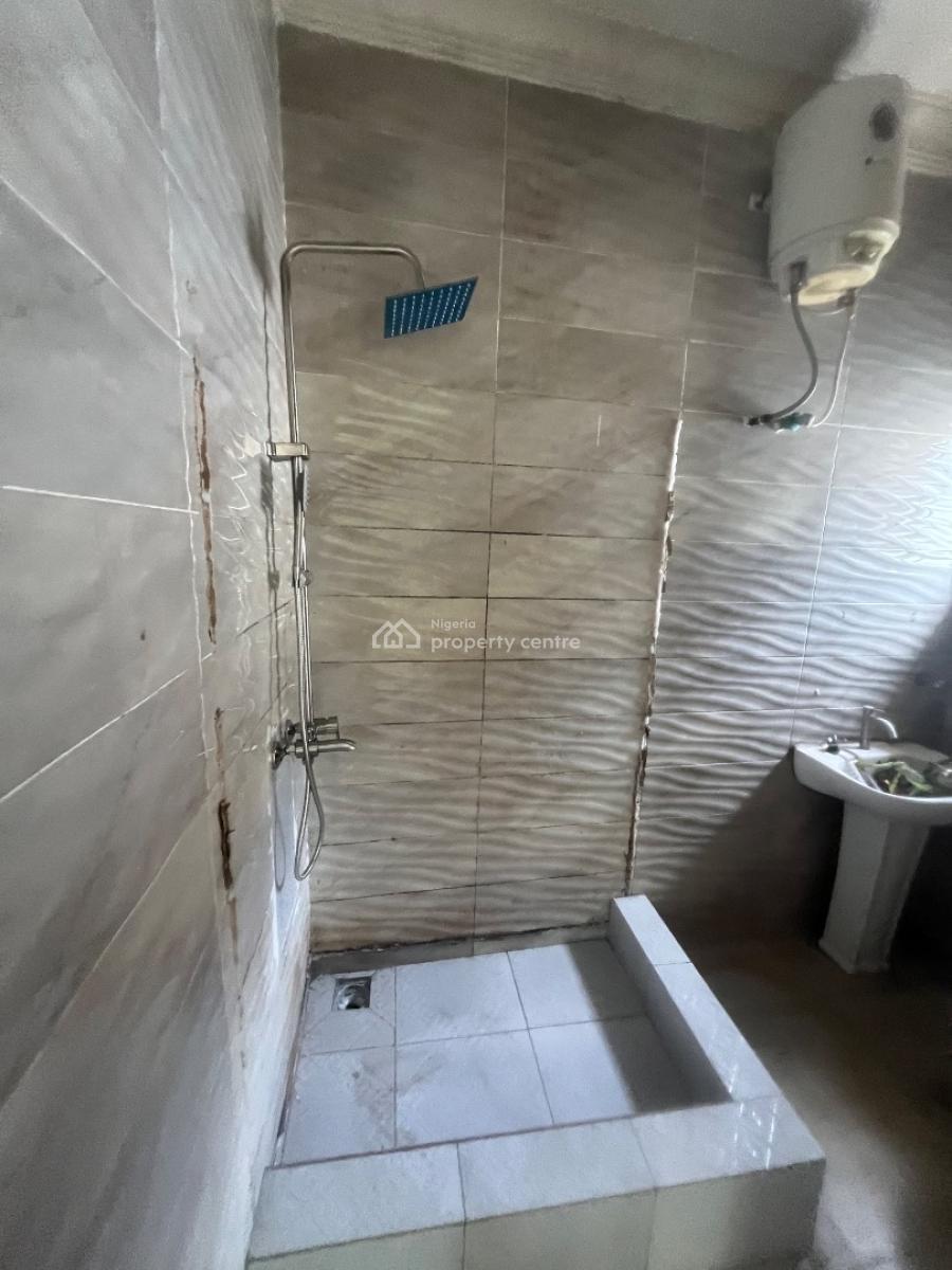 Well Ventilated Spacious Single Room Shared Apartment Kitchen Only to, Lekki Scheme 2 Abraham Adesanya, Ajah, Lagos, Self Contain (single Rooms) for Rent