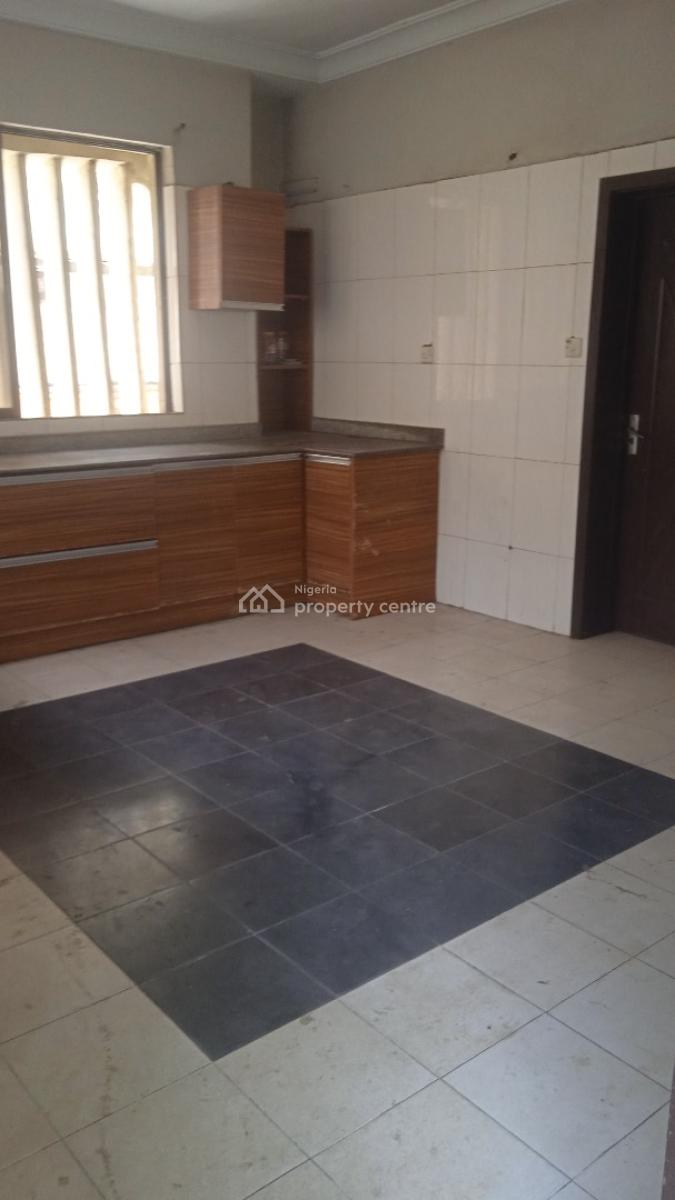 Twin Duplex of 5bedroom Detached Duplex in Need of Renovations, Off Admiralty Way, Lekki Phase 1, Lekki, Lagos, Semi-detached Duplex for Rent
