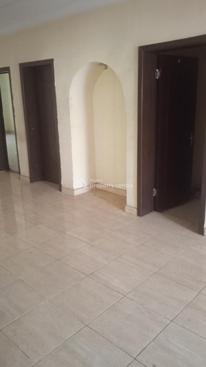 Twin Duplex of 5bedroom Detached Duplex in Need of Renovations, Off Admiralty Way, Lekki Phase 1, Lekki, Lagos, Semi-detached Duplex for Rent