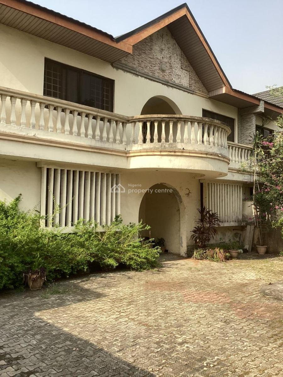 Twin Duplex of 5bedroom Detached Duplex in Need of Renovations, Off Admiralty Way, Lekki Phase 1, Lekki, Lagos, Semi-detached Duplex for Rent