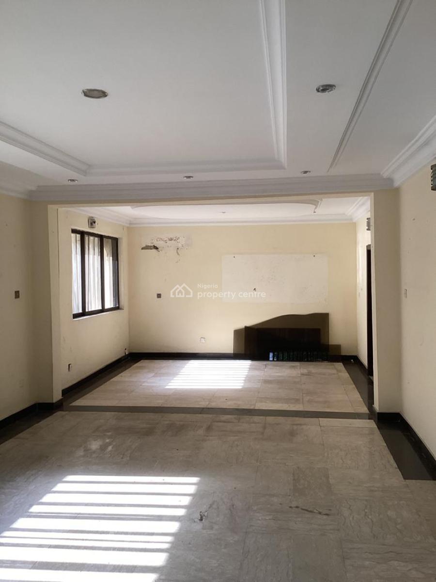 Twin Duplex of 5bedroom Detached Duplex in Need of Renovations, Off Admiralty Way, Lekki Phase 1, Lekki, Lagos, Semi-detached Duplex for Rent