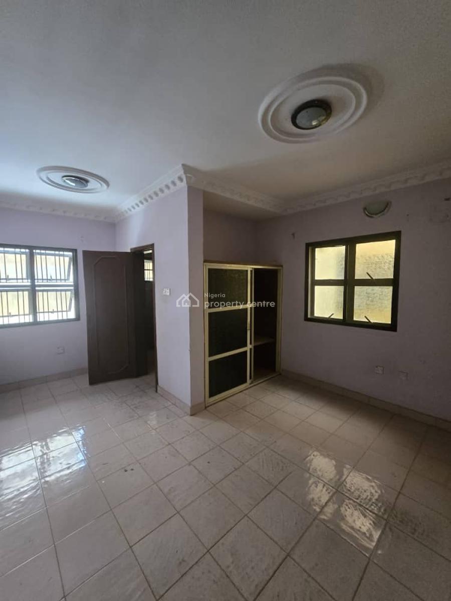 5bedroom Semi Detached Duplex  at Omole Phase 2 with a Room Bq V, Omole Phase 2, Ikeja, Lagos, Semi-detached Duplex for Rent