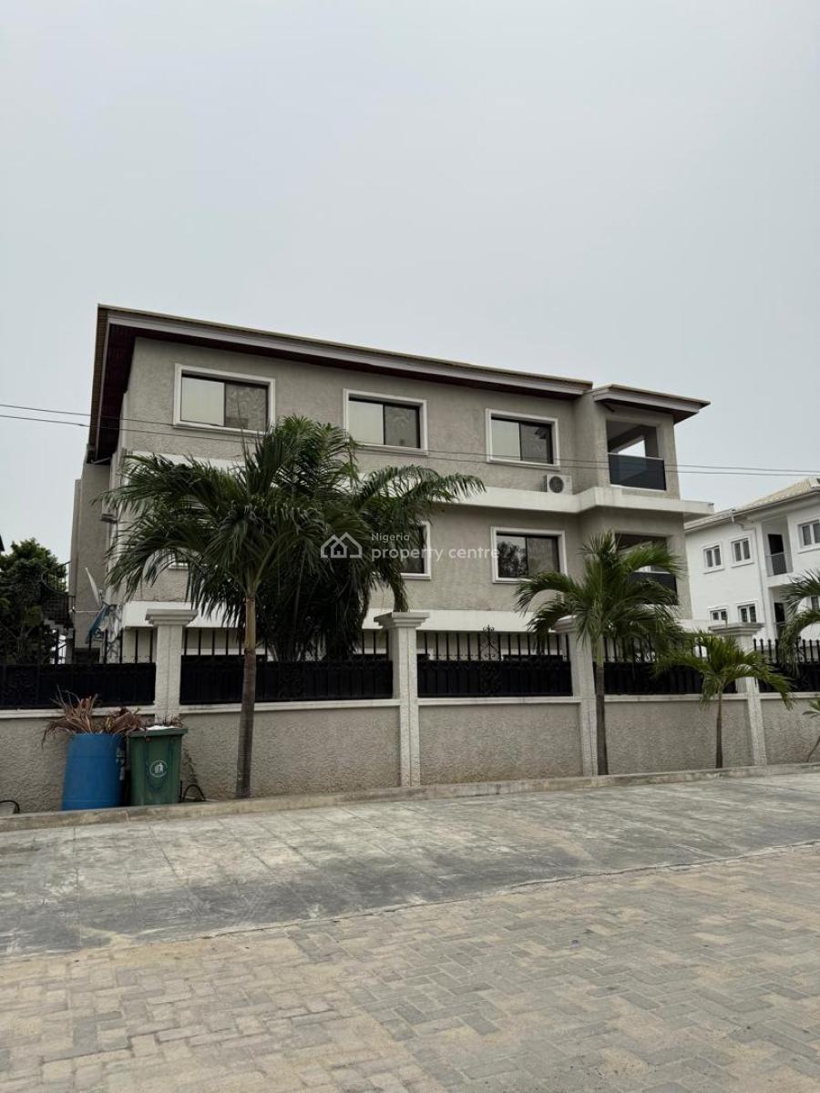 Massive 4 Bedroom Flat with Bq, Lekki Phase 1, Lekki, Lagos, Flat / Apartment for Rent