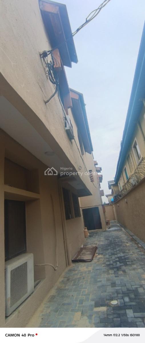 3 Bedroom Flat Ground Floor in New Road Area, Off Alpha Beach Road, New Road Bus Stop, Lekki, Lagos, Flat / Apartment for Rent