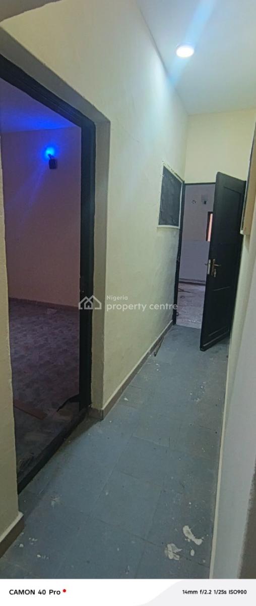 3 Bedroom Flat Ground Floor in New Road Area, Off Alpha Beach Road, New Road Bus Stop, Lekki, Lagos, Flat / Apartment for Rent