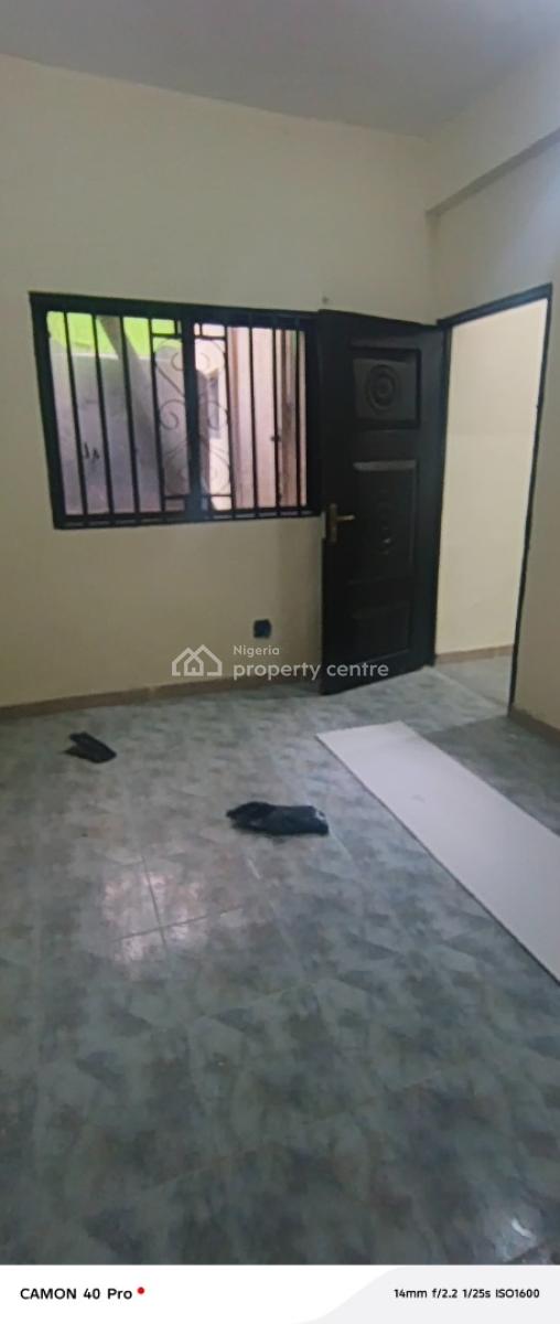 3 Bedroom Flat Ground Floor in New Road Area, Off Alpha Beach Road, New Road Bus Stop, Lekki, Lagos, Flat / Apartment for Rent