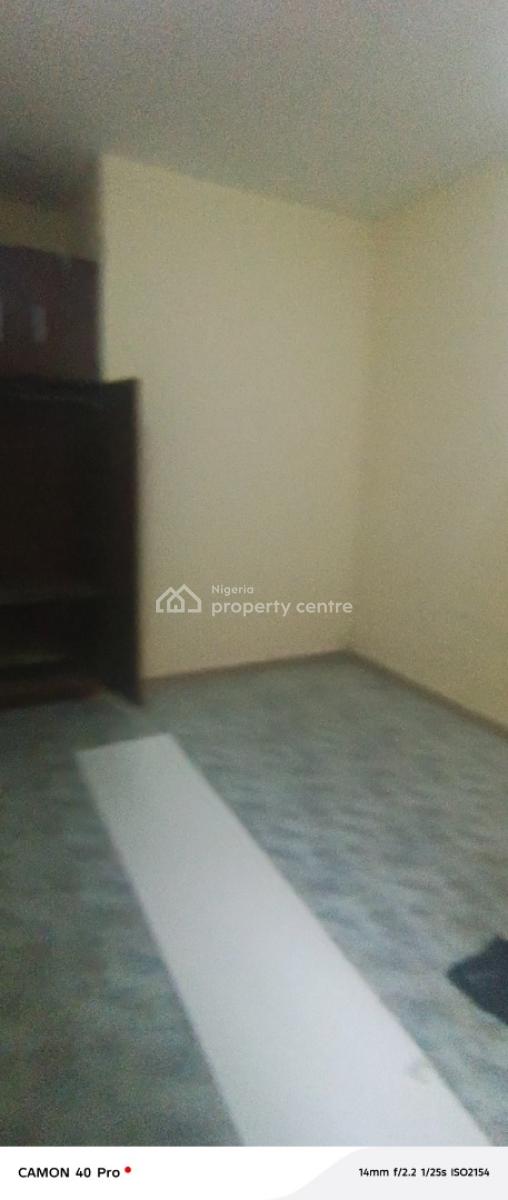 3 Bedroom Flat Ground Floor in New Road Area, Off Alpha Beach Road, New Road Bus Stop, Lekki, Lagos, Flat / Apartment for Rent