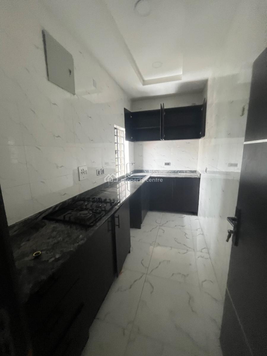Luxury 2 Bedroom Flat Upstairs, Mobil Road Ilaje, Ajah, Lagos, Flat / Apartment for Rent