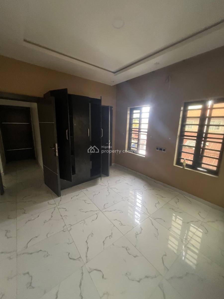Luxury 2 Bedroom Flat Upstairs, Mobil Road Ilaje, Ajah, Lagos, Flat / Apartment for Rent