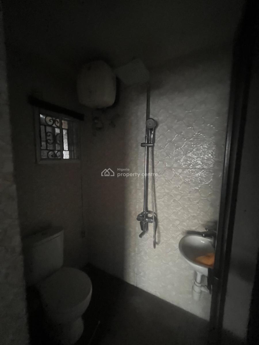 Luxury 2 Bedroom Flat Downstairs, Mobil Road Ilaje, Ajah, Lagos, Flat / Apartment for Rent