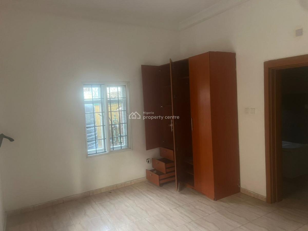 Spacious 2 Bedroom Apartment, Ikota, Lekki, Lagos, Flat / Apartment for Rent