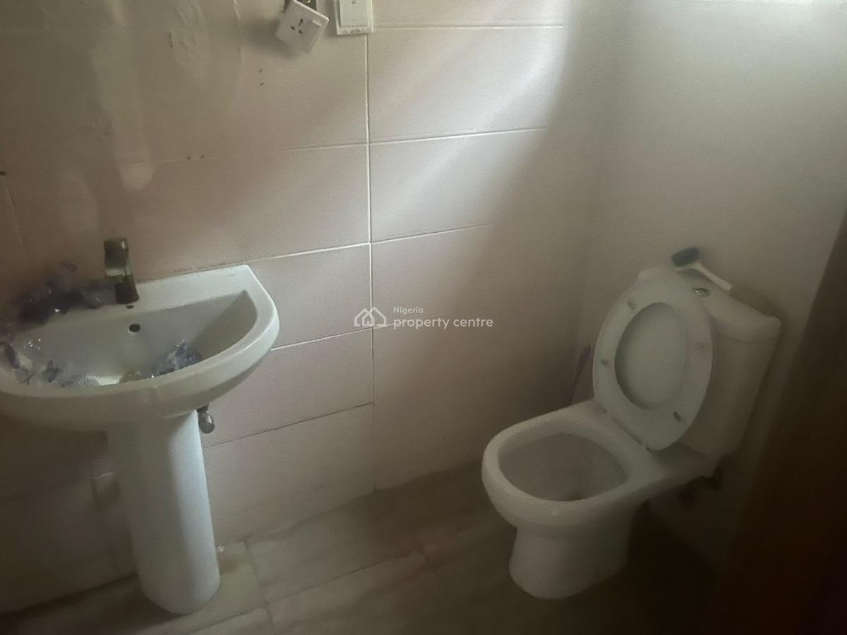 Spacious 2 Bedroom Apartment, Ikota, Lekki, Lagos, Flat / Apartment for Rent