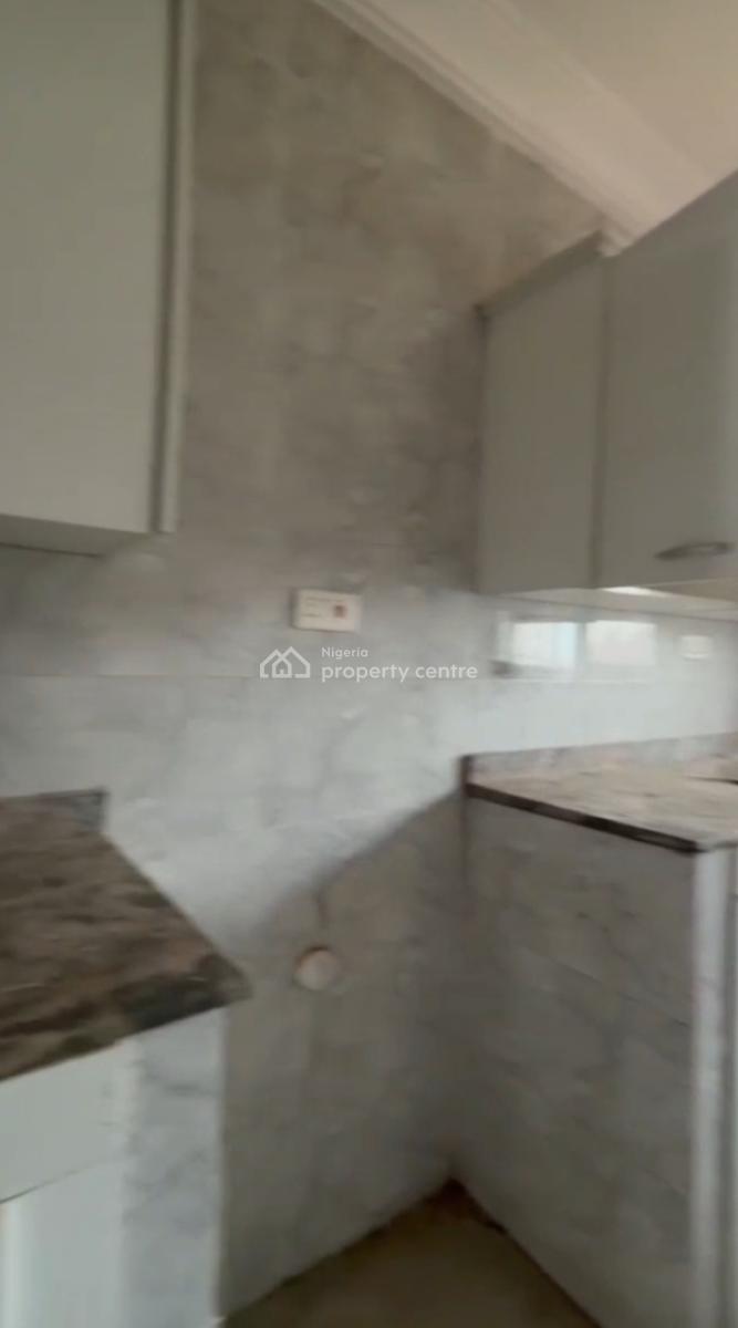 Lovely 1 Bedroom Flat Penthouse Tipper Garage, 3 Minutes Untarred Road, Jahi, Abuja, Flat / Apartment for Rent