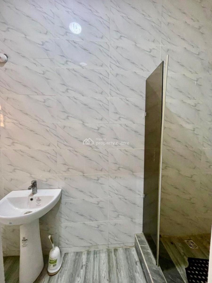 Spacious and Affordable Shared Kitchen, Lekki Conservative Area, Lekki, Lagos, Flat / Apartment for Rent