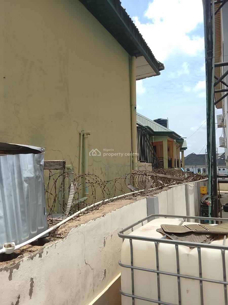 Block of 14 Flats Suitable for Hostel Or Hotel, Akala Express New Garage, Ibadan, Oyo, Block of Flats for Sale