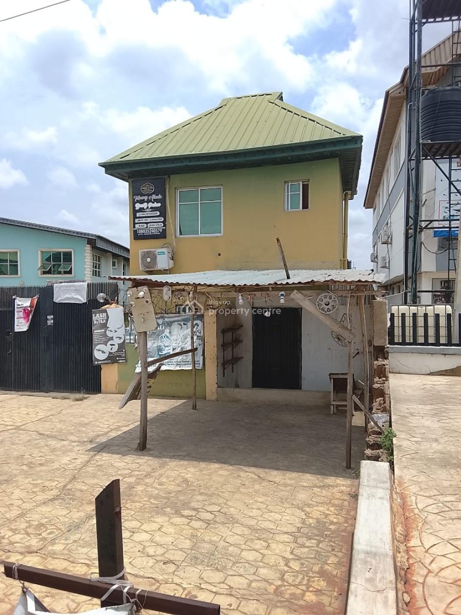 Block of 14 Flats Suitable for Hostel Or Hotel, Akala Express New Garage, Ibadan, Oyo, Block of Flats for Sale