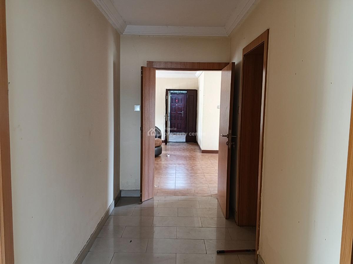 Unfurnished 3 Bedroom Flat Located in a Serene Secured Neighborhood, Ikeja Gra, Ikeja, Lagos, House for Rent