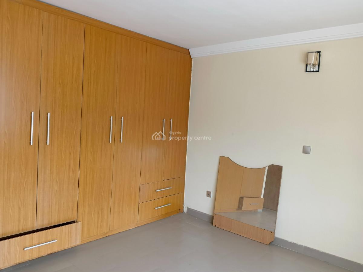 Unfurnished 3 Bedroom Flat Located in a Serene Secured Neighborhood, Ikeja Gra, Ikeja, Lagos, House for Rent