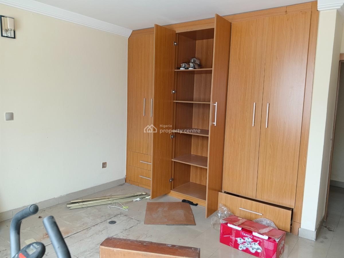 Unfurnished 3 Bedroom Flat Located in a Serene Secured Neighborhood, Ikeja Gra, Ikeja, Lagos, House for Rent