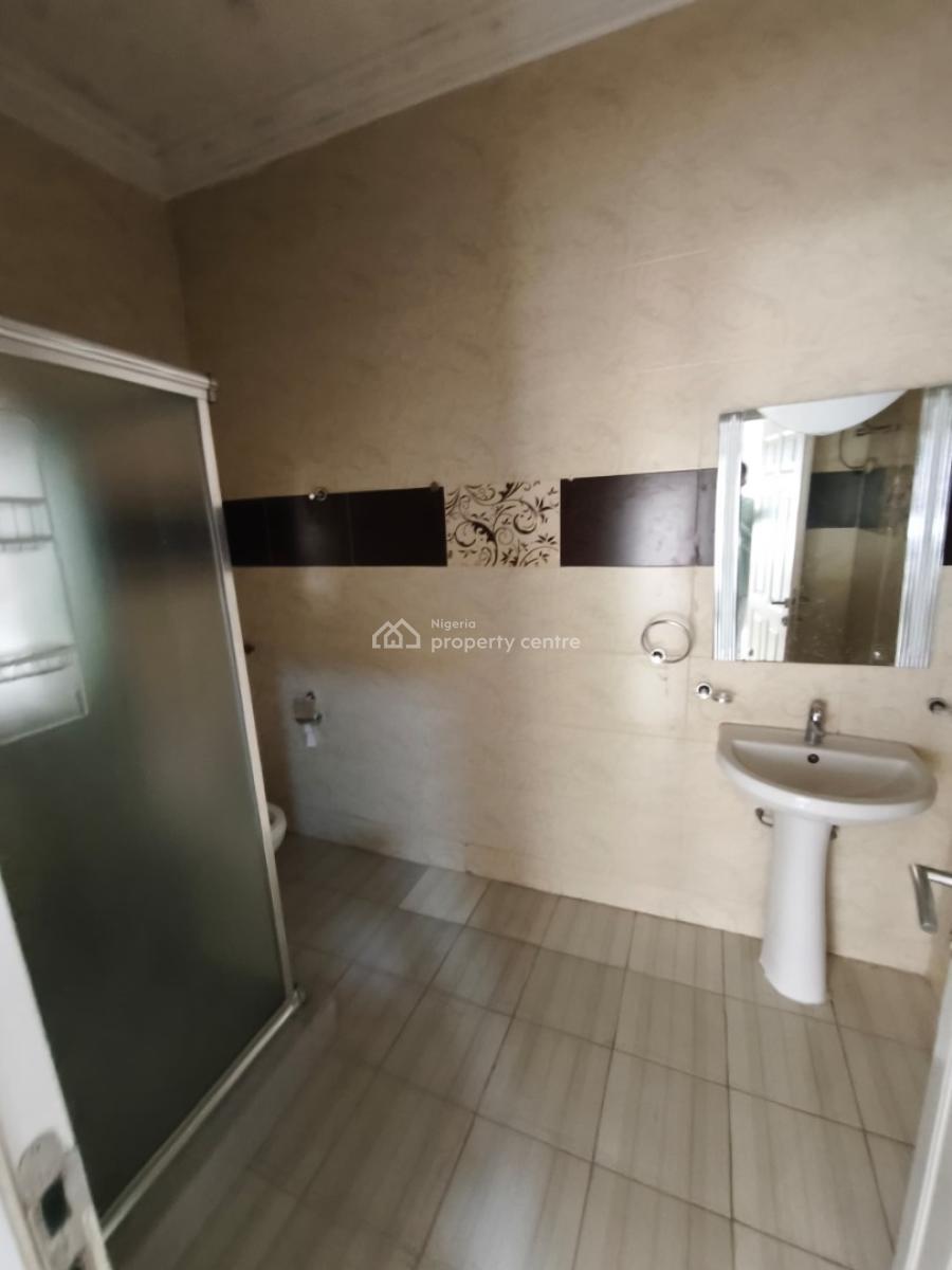 Unfurnished 3 Bedroom Flat Located in a Serene Secured Neighborhood, Ikeja Gra, Ikeja, Lagos, House for Rent