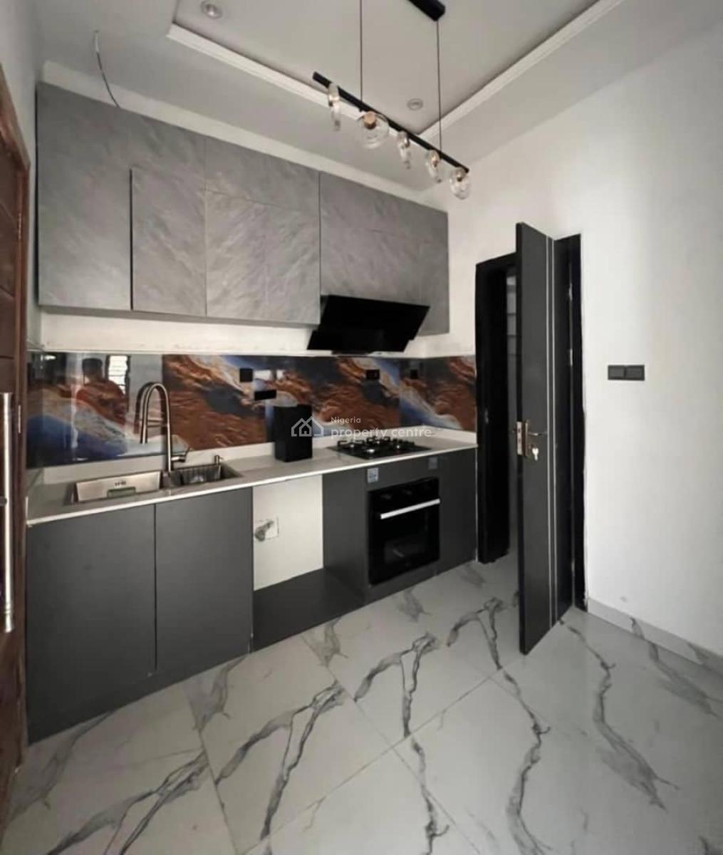 Fully Service 2bedroom Flat Upstairs with Fitted Kitchen with Amenitie, Ologolo, Lekki, Lagos, Flat / Apartment for Rent