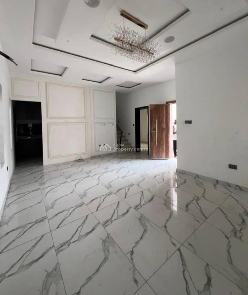 Fully Service 2bedroom Flat Upstairs with Fitted Kitchen with Amenitie, Ologolo, Lekki, Lagos, Flat / Apartment for Rent