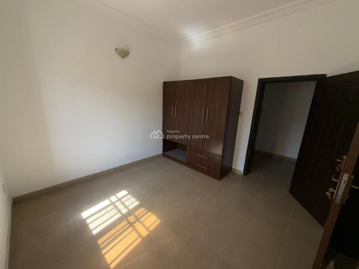 Spacious 3 Bedroom Apartment with Modern Facilities, Off Admiralty Road, Lekki Phase 1, Lekki, Lagos, Flat / Apartment for Rent