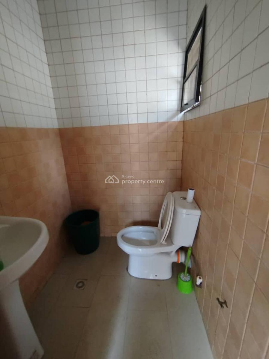 Commercial 3bedroom Duplex, Lekki Phase 1, Lekki, Lagos, Commercial Property for Rent