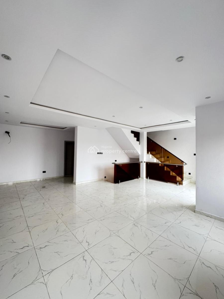 Self -compound 4 Bedroom Terrace, Obanikoro, Shomolu, Lagos, Terraced Duplex for Sale