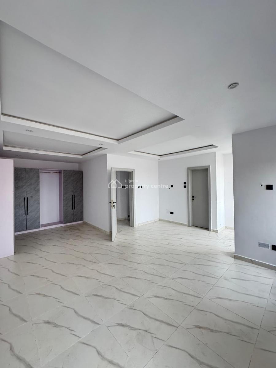 Self -compound 4 Bedroom Terrace, Obanikoro, Shomolu, Lagos, Terraced Duplex for Sale