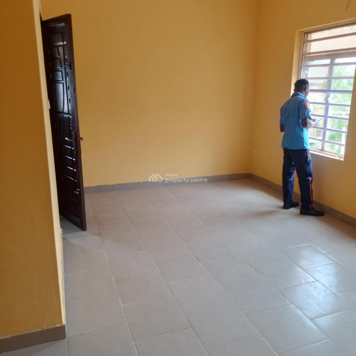Sharp and Serene Shop with Private Toilet, Awoyaya, Ibeju Lekki, Awoyaya, Ibeju Lekki, Lagos, Shop for Rent