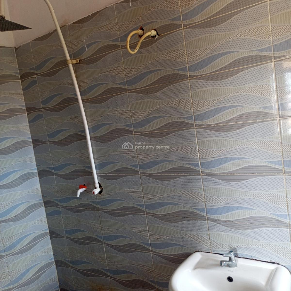 Sharp and Serene Shop with Private Toilet, Awoyaya, Ibeju Lekki, Awoyaya, Ibeju Lekki, Lagos, Shop for Rent