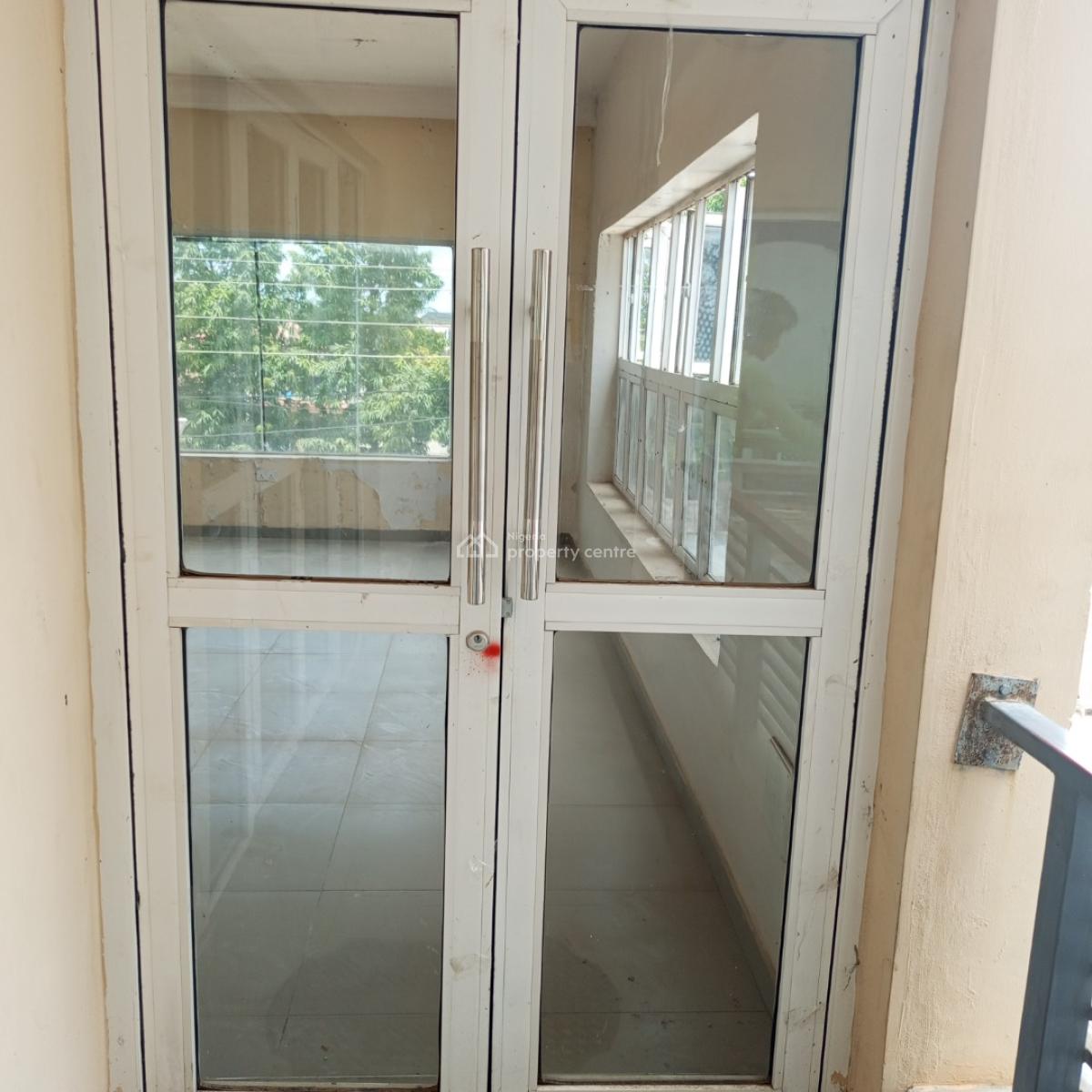 Sharp and Serene Shop (1st Floor), Awoyaya, Awoyaya, Ibeju Lekki, Lagos, Shop for Rent