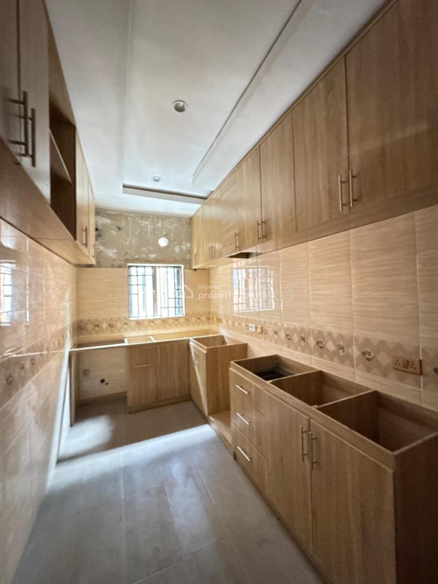 Lovely 2 Bedroom Apartment in a Serene Environment, Surulere, Lagos, Flat / Apartment for Sale