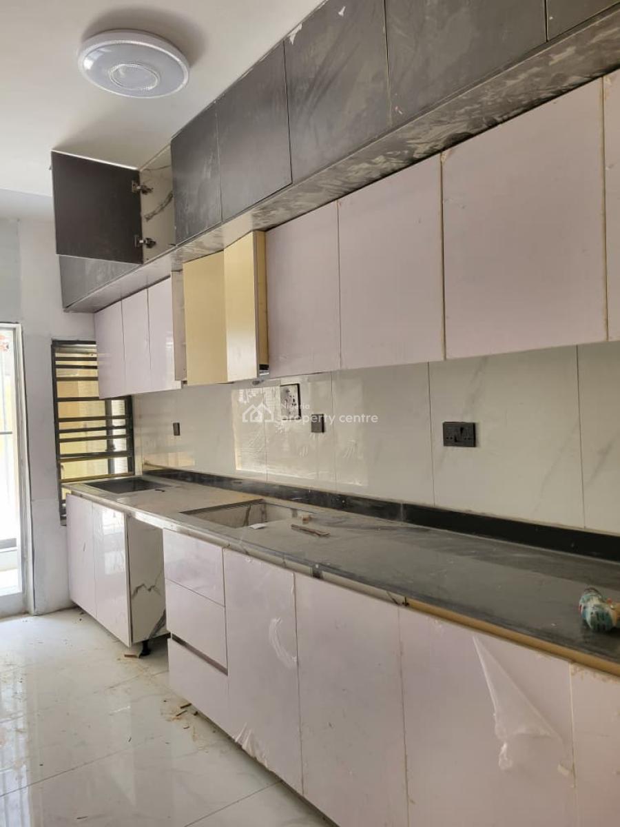 Standard 2bedroom Flat, Orchid Road, Lekki, Lagos, Flat / Apartment for Sale