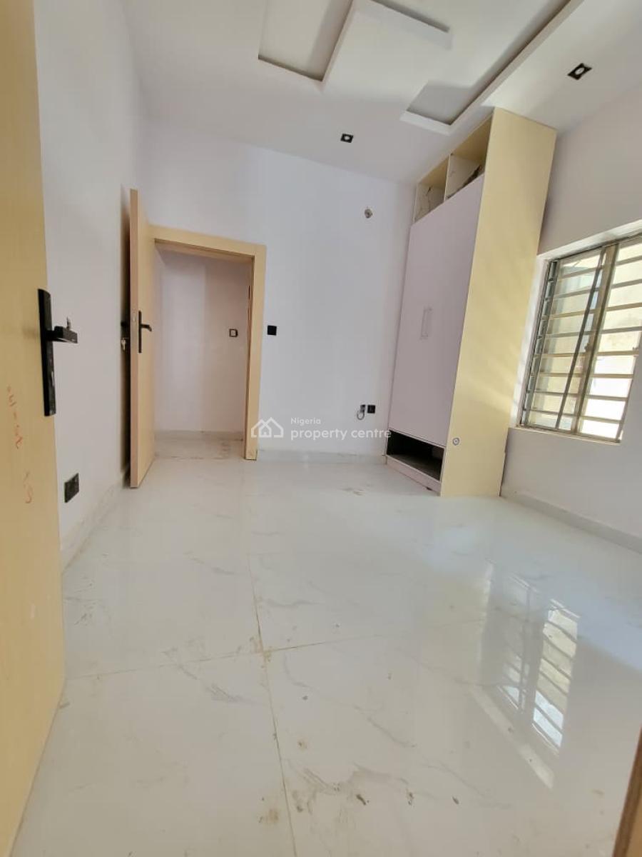 Standard 2bedroom Flat, Orchid Road, Lekki, Lagos, Flat / Apartment for Sale