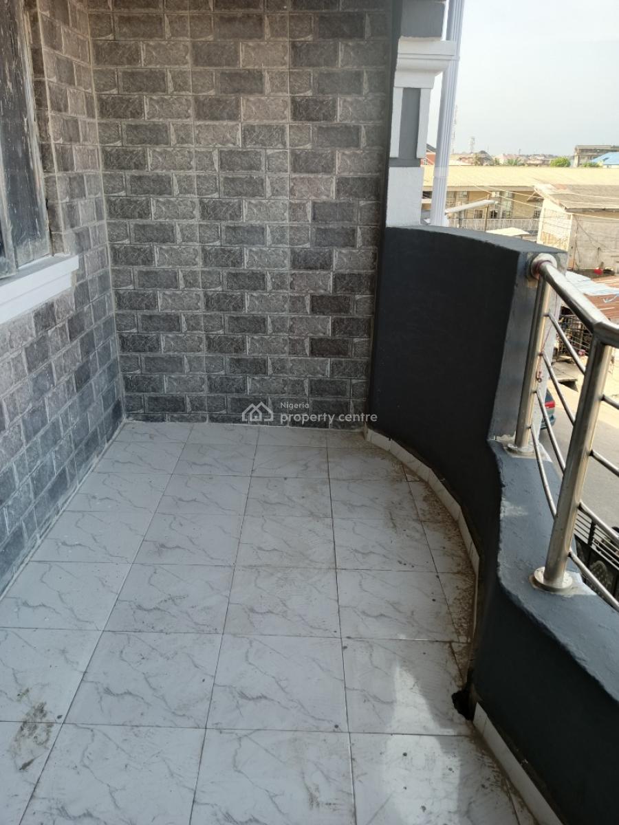 Executive and Spacious 1/2 Bedroom Flat, Off Akobi Crescent, Surulere, Surulere, Lagos, Flat / Apartment for Rent