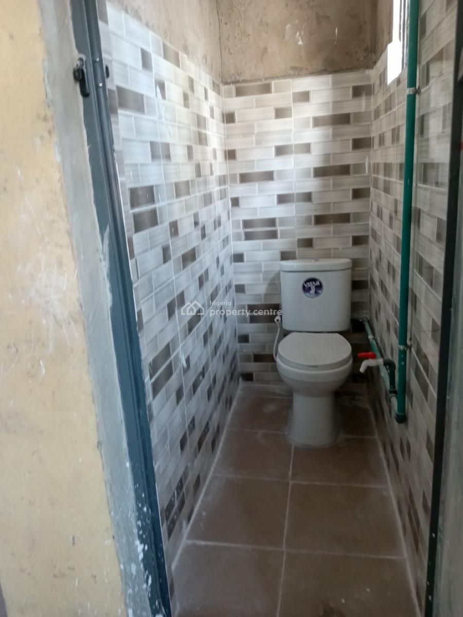 Executive and Spacious 1/2 Bedroom Flat, Off Akobi Crescent, Surulere, Surulere, Lagos, Flat / Apartment for Rent