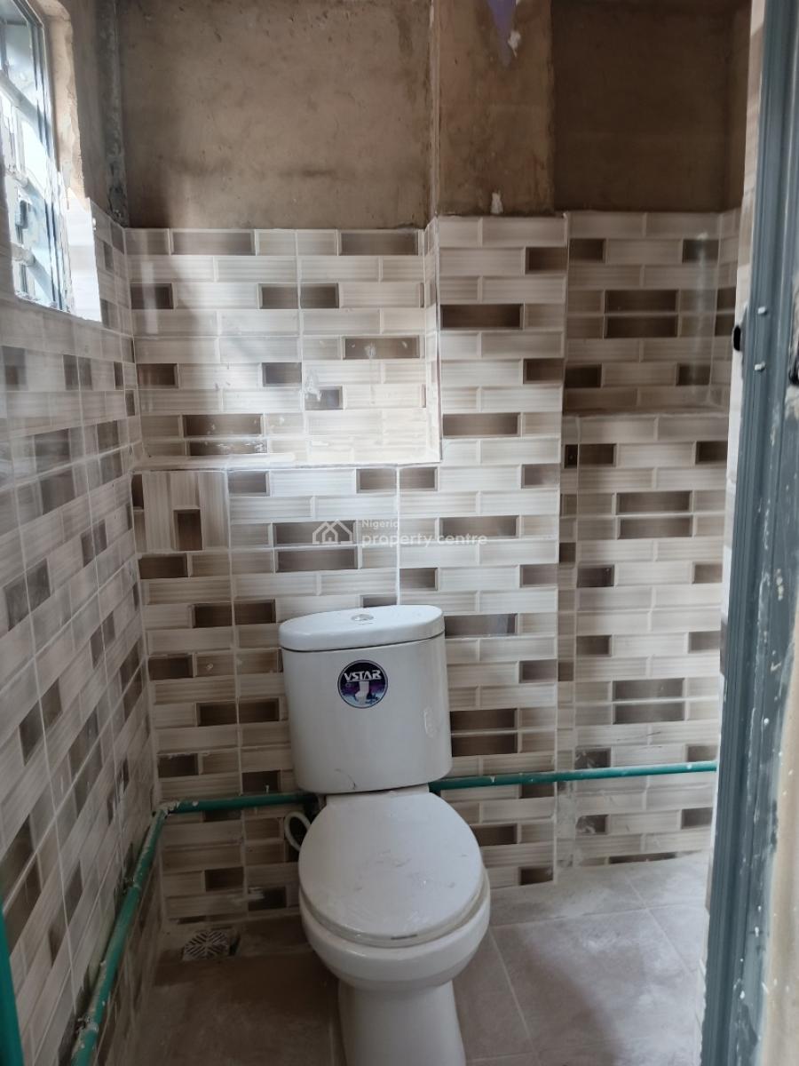 Executive and Spacious 1/2 Bedroom Flat, Off Akobi Crescent, Surulere, Surulere, Lagos, Flat / Apartment for Rent