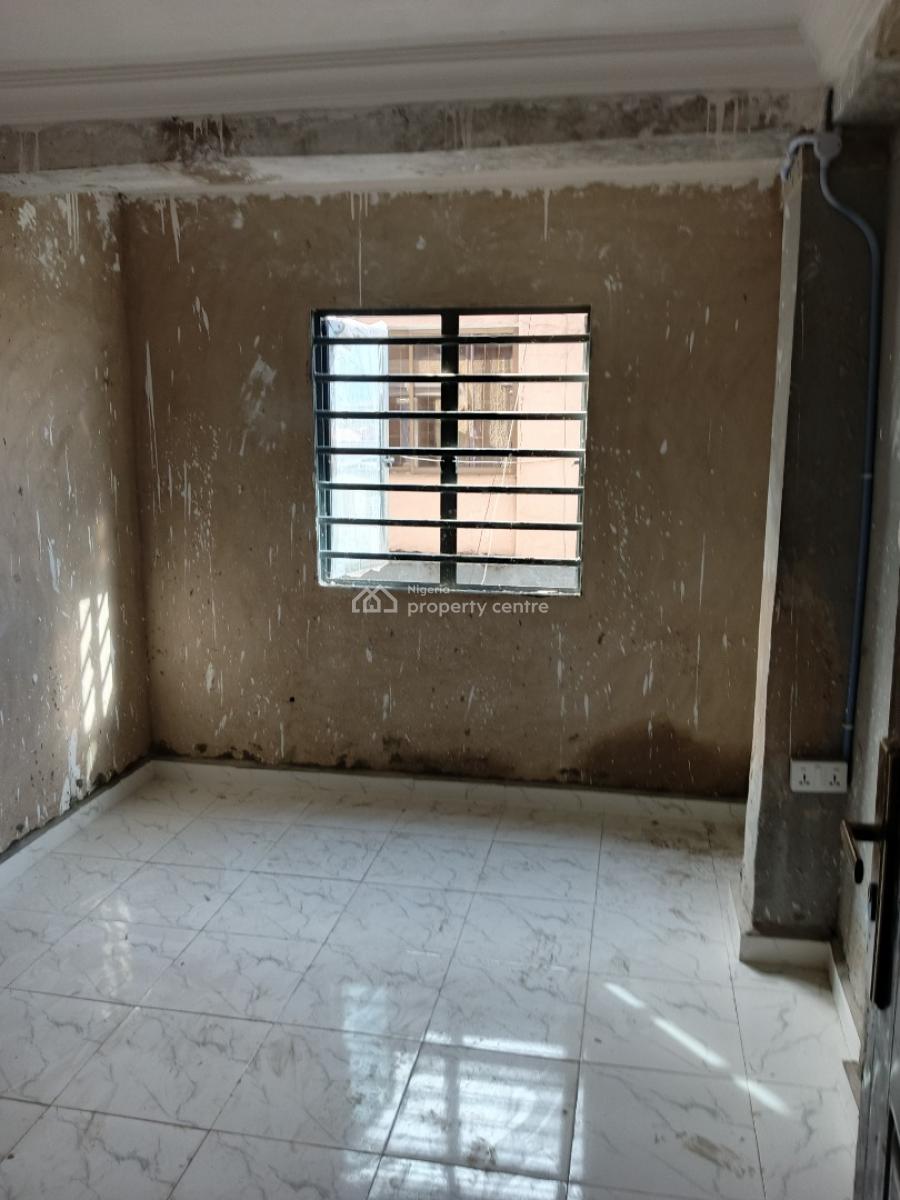 Executive and Spacious 1/2 Bedroom Flat, Off Akobi Crescent, Surulere, Surulere, Lagos, Flat / Apartment for Rent