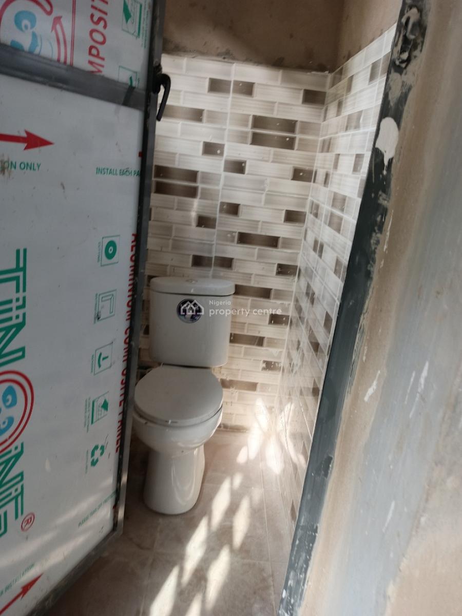 Executive and Spacious 1/2 Bedroom Flat, Off Akobi Crescent, Surulere, Surulere, Lagos, Flat / Apartment for Rent