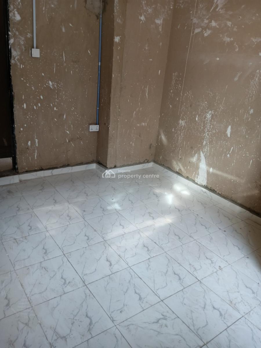 Executive and Spacious 1/2 Bedroom Flat, Off Akobi Crescent, Surulere, Surulere, Lagos, Flat / Apartment for Rent